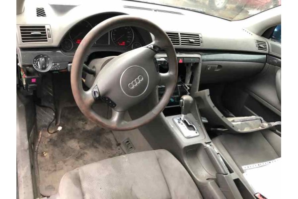 Audi A4 Berlina (8E) 2.5 TDI 2003 para piezas | Desguace Gandia SL