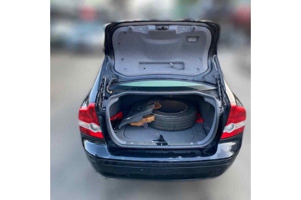 Volvo S40 Berlina 1.6 D Kinetic 2006 para piezas | Desguace Gandia SL