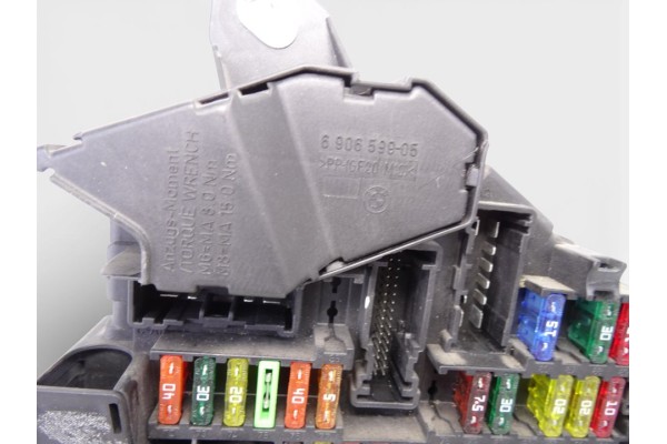 Caja reles / fusibles, Bmw Serie 5 Berlina (E60) 525xi 2005, 6956505