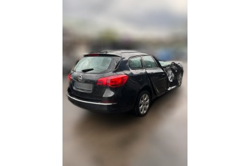 Opel Astra J Sports Tourer Excellence 2015 para piezas | Desguace Gandia SL