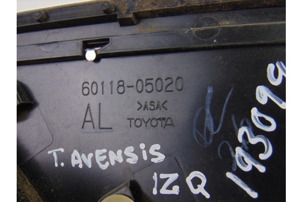Moldura, Toyota Avensis Cross Sport (T27) Advance 2011, 60118-05020