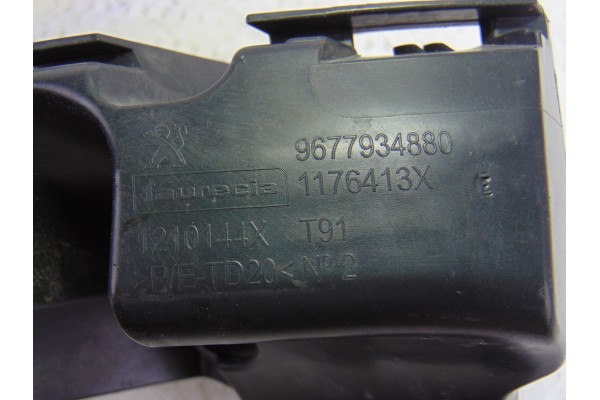 Molduras traseras, Peugeot 308 Style 2015, 9677934880