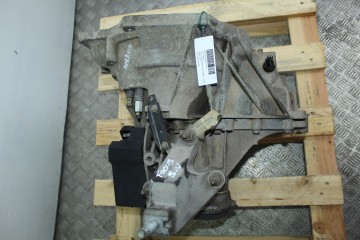 Caja cambios, Ford Focus Berlina (Cak) Ambiente 1998, XS4R7002AD