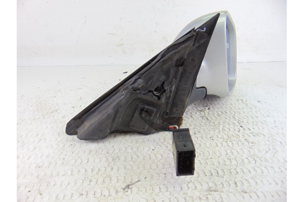 Retrovisor derecho, Audi A4 Berlina (B5) 1.9 Tdi 1999