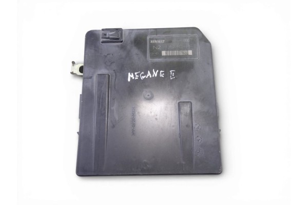 Caja reles / fusibles, Renault Megane Ii Berlina 5P Confort Dynamique 2008, 8200481866J