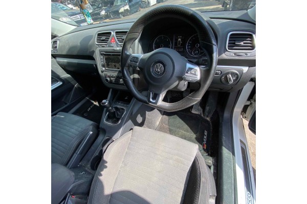 Volkswagen Scirocco (137) 2.0 TDI BlueMotion 2011 para piezas | Desguace Gandia SL