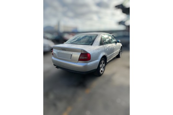 Audi A4 Berlina (B5) 2.4 2000 para piezas | Desguace Gandia SL