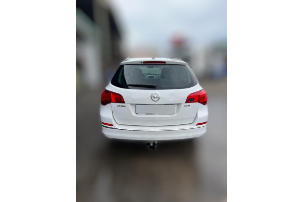 Opel Astra J Sports Tourer Sport 2010 para piezas | Desguace Gandia SL