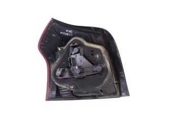 Piloto trasero derecho, Toyota Corolla (E12) 2.0 D-4D Luna Berlina 2003