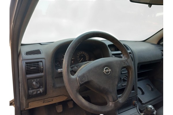 Opel Astra G Berlina Club 2001 para piezas | Desguace Gandia SL