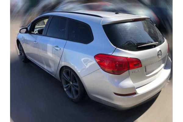 Opel Astra J Sports Tourer Sport 2011 para piezas | Desguace Gandia SL