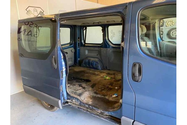 Opel Vivaro Combi 2.7T Corto 2004 para piezas | Desguace Gandia SL