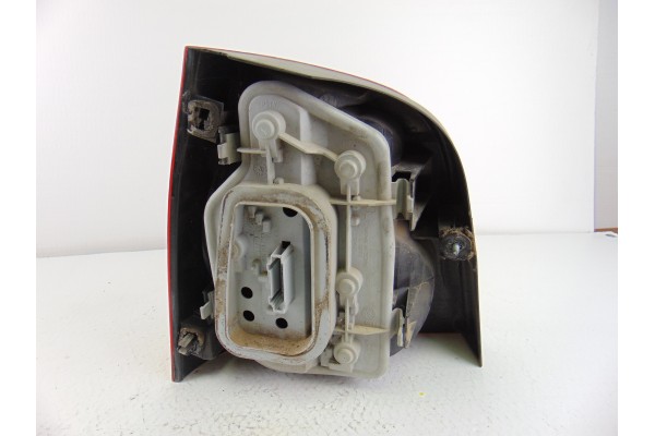 Piloto trasero derecho, Volkswagen Polo Iv (9N1) Trendline 2003