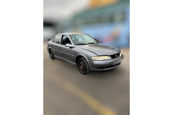 Opel Vectra B Berlina Básico 2001 para piezas | Desguace Gandia SL