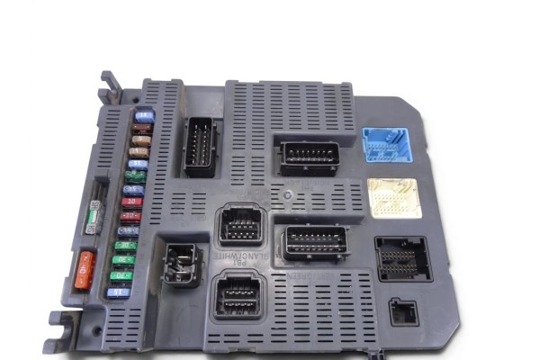 Caja reles / fusibles, Peugeot 207 Xs 2008, 9663798480