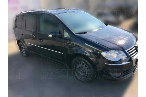 VOLKSWAGEN TOURAN (1T2) Advance