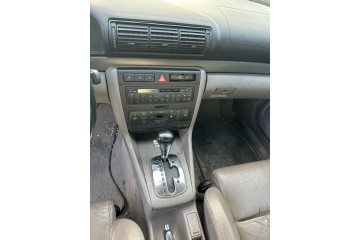 Audi A4 Berlina (B5) 2.4 2000 para piezas | Desguace Gandia SL