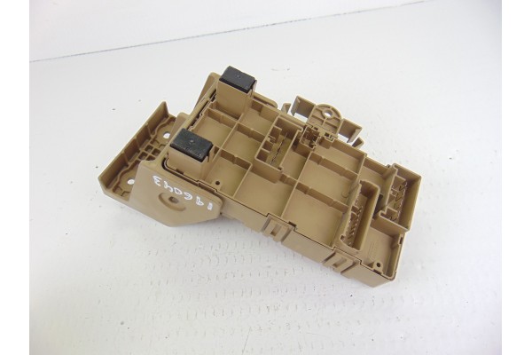 Caja reles / fusibles, Subaru Forester (S12/SH) XS Classic 2010, 82201FG010