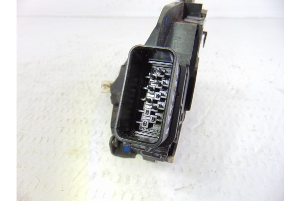 Cerradura puerta trasera derecha, Mazda 3 Berlina (Bk) 1.6 CRDT Active 2007