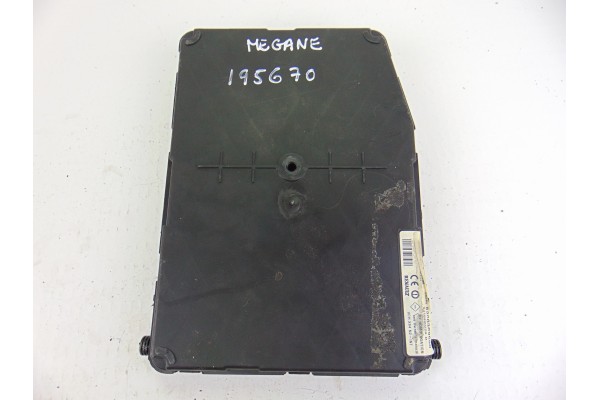 Caja reles / fusibles, Renault Megane Ii Classic Berlina Confort Authentique 2005, 8200309690