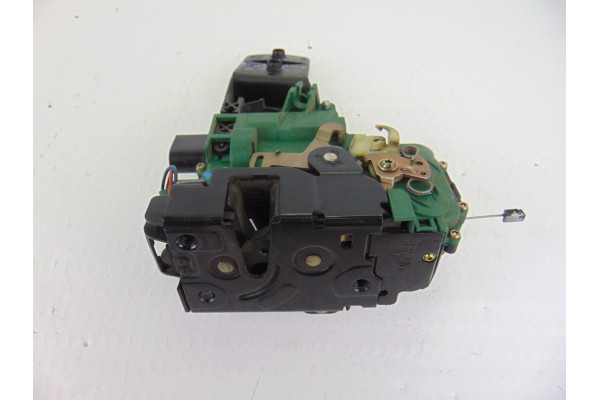 Cerradura puerta delantera derecha, Volkswagen Passat Berlina (3B3) Advance 2003, 3B1837016AD