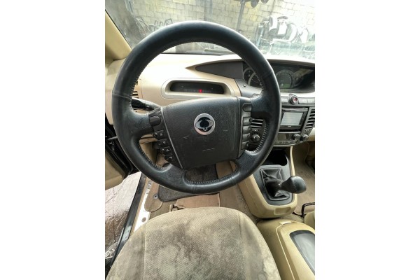 Ssangyong Rodius Xdi 2010 para piezas | Desguace Gandia SL