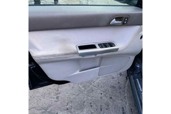 Volvo S40 Berlina 1.6 D Kinetic 2006 para piezas | Desguace Gandia SL
