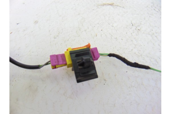 Pretensor airbag derecho, Opel Vectra C Berlina Comfort 2005, 13127948F