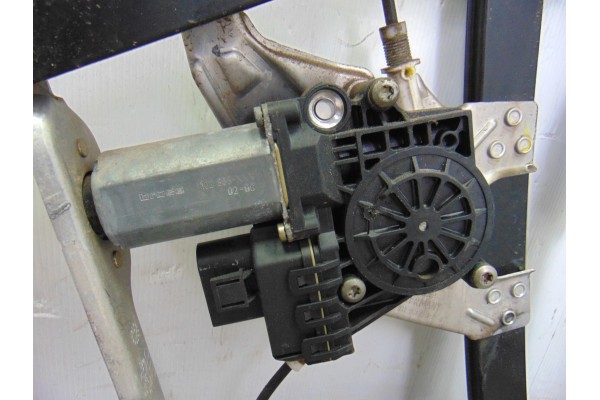 8 PIN ELEVALUNAS DELANTERO IZQUIERDO AUDI A6 AVANT (4B5) 3.0 2002 8 PIN 197802 AUDI - 1