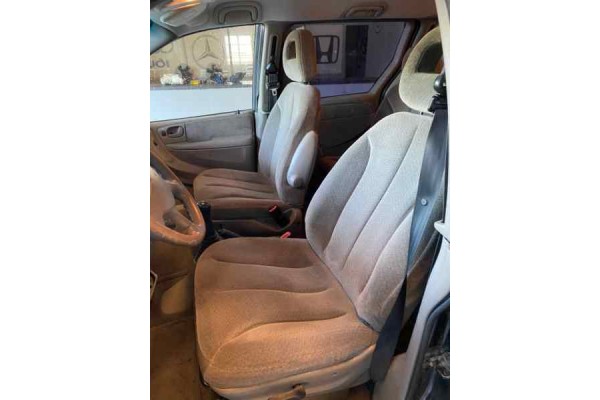 Chrysler Voyager (RG) 2.5 CRD Grand Voyager Limited 2001 para piezas | Desguace Gandia SL