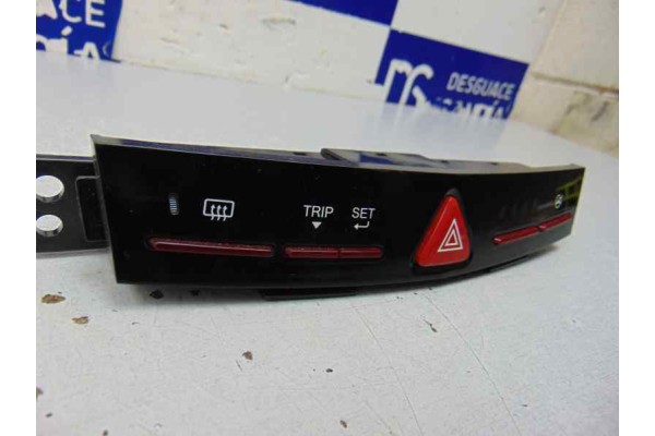 Warning, Ssangyong Tivoli Limited 4x2 2017, 85200-35002
