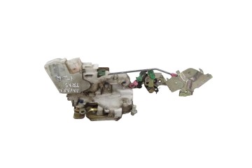 Cerradura puerta trasera izquierda, Nissan Pickup (D22) TD Doble Cabina Navara 2002