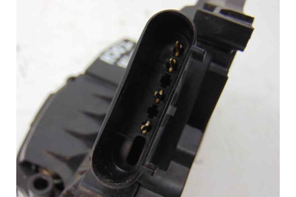 Cerradura puerta trasera derecha, Ford Fiesta (CB1) Ambiente 2009, 8A6A-A26412-AD