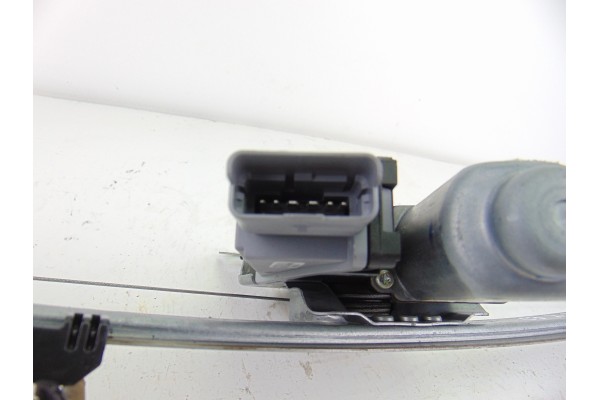 Elevalunas delantero derecho, Citroen C3 1.4 16V SensoDrive X-TR 2004