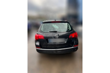 Opel Astra J Sports Tourer Excellence 2015 para piezas | Desguace Gandia SL