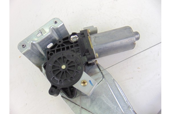 Elevalunas trasero derecho, Citroen C3 1.4 16V SensoDrive X-TR 2004