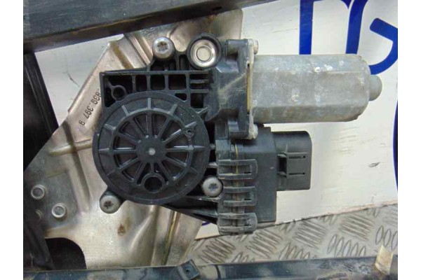 Elevalunas trasero izquierdo, Audi A6 Berlina (4B2) 2.5 Tdi 2002, 4B0839397B