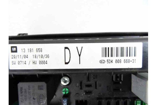 Caja reles / fusibles, Opel Astra H Berlina Essentia 2005, 13181658