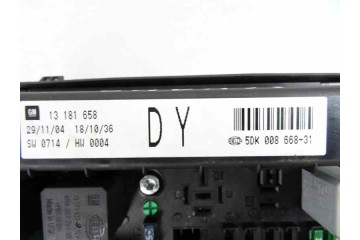 Caja reles / fusibles, Opel Astra H Berlina Essentia 2005, 13181658