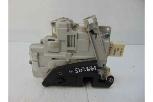 Cerradura puerta trasera izquierda, Audi A6 Avant (4F5) 2.7 Tdi 2005, 4F0839015
