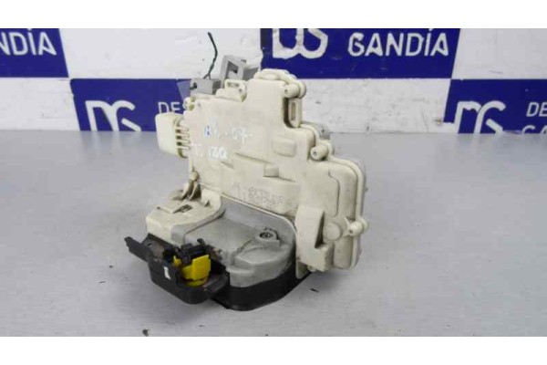 Cerradura puerta trasera izquierda, Audi A6 Berlina (4F2) 2.0 Tdi 2008, 4F0839015A