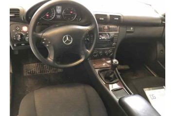 Mercedes-Benz Clase C (BM 203) Familiar C 220 T CDI (la) (203.208) 2005 para piezas | Desguace Gandia SL