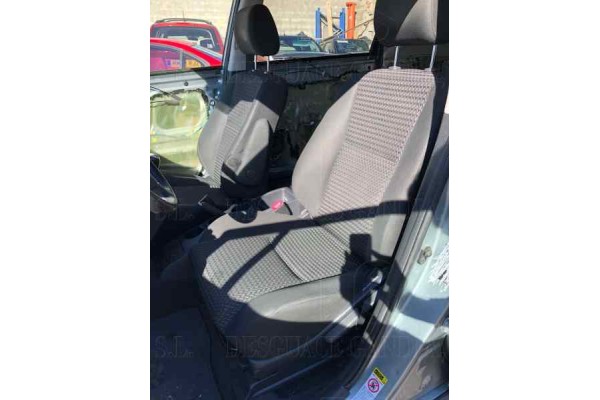 Toyota Corolla Verso (R1) 2.2 D-4D Sol 2008 para piezas | Desguace Gandia SL