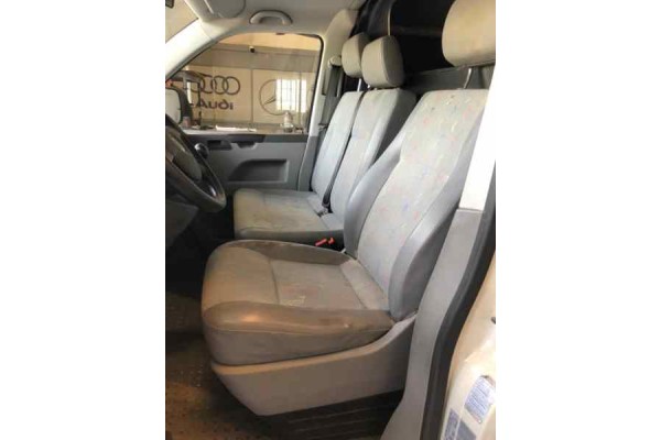 Volkswagen T5 Transporter Furgón/Combi (7H) Caja Cerrada 2009 para piezas | Desguace Gandia SL