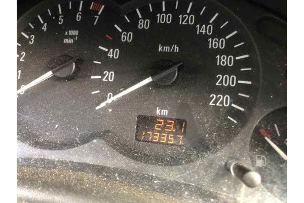 Opel Corsa C Comfort 2000 para piezas | Desguace Gandia SL