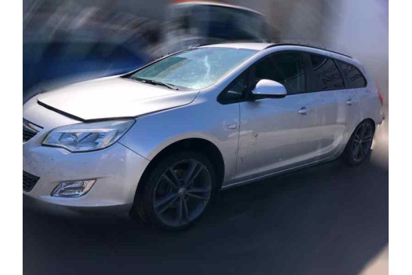 Opel Astra J Sports Tourer Sport 2011 para piezas | Desguace Gandia SL