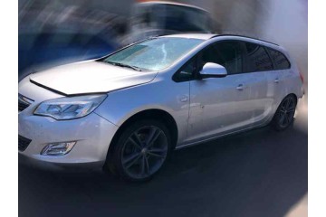 Opel Astra J Sports Tourer Sport 2011 para piezas | Desguace Gandia SL
