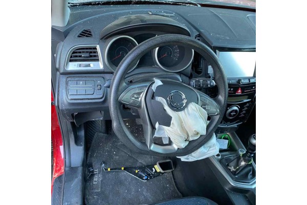 Ssangyong Tivoli Limited 4X2 2017 para piezas | Desguace Gandia SL