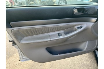 Audi A4 Berlina (B5) 2.4 2000 para piezas | Desguace Gandia SL