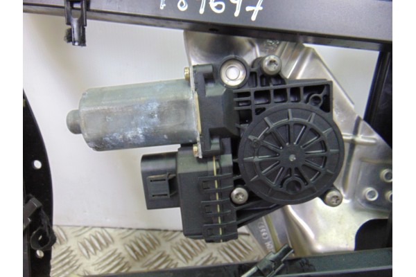 Elevalunas trasero derecho, Audi A6 Berlina (4B2) 2.8 Quattro 2000, 4B0839398B